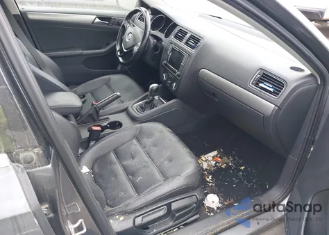 2017 Volkswagen Jetta 1.4T Se z USA, uszkodzony, nr VIN 3VWDB7AJ2HM242998